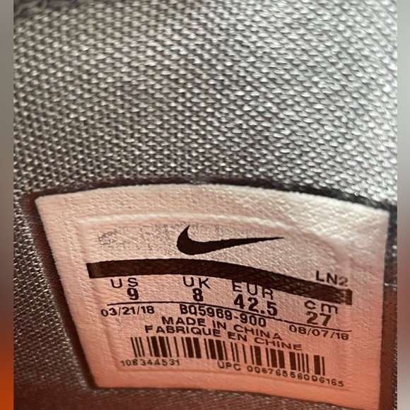 Lebron 16 - Picture 6 of 7